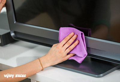 5 dos and don’ts for cleaning an LED TV screen