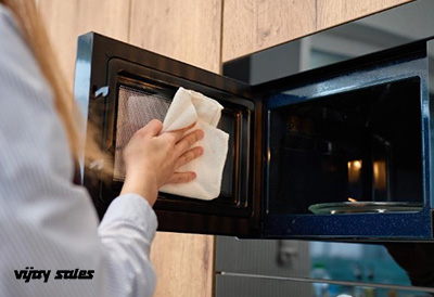 How to clean a microwave
