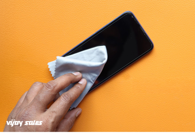 Easy Ways to Clean Your Phone