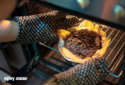 How to Bake a Cake in the Microwave