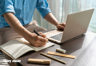 Students Should Keep in Mind When Buying a Laptop